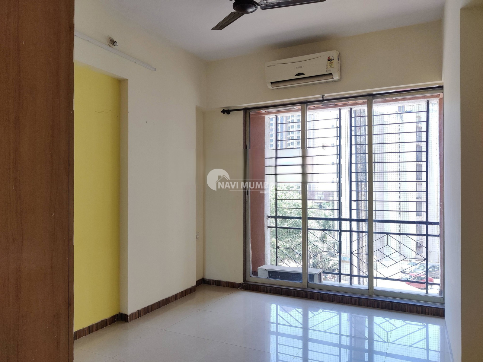 Rent Flat 800  Sqft -  18000